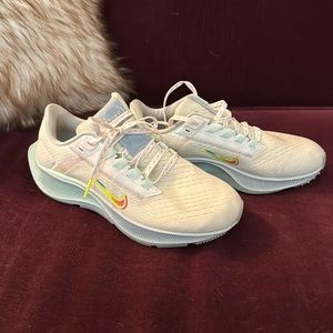 Nike Zoom air running and walking shoes women’s 6 six